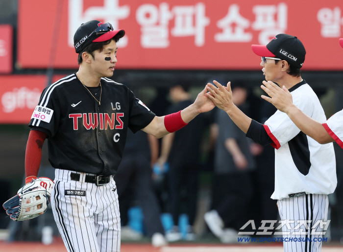00 Sunjetta, 22 Final. captain's three hits and two RBIs by example. Focus on our game rather than Hanwha game 