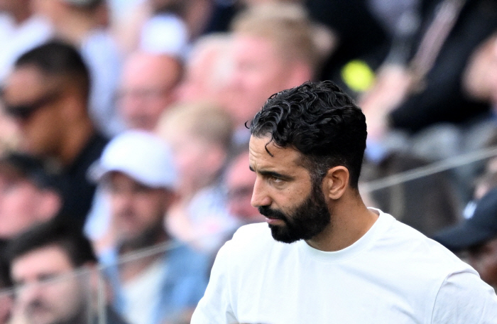 Director Amorim, please raise Bruno as a striker! Legend's plea for a messy Manchester United crash, calls for tactical change for Amorim, who is taking the worst picture since World War II