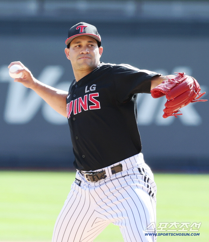 Even if Hanwha follows, if LG runs away, Kim Hyun-soo, the final hitter of Chirinos with 13 wins, Kim Hyun-soo, and LG 62 wins, 3 consecutive wins → Magic number 7 