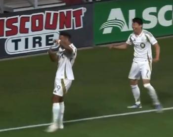 I'm going to click, you're going to roll forward! Heungbu was incredible, so he found his best partner since Kane, Son Heung-min's best friend in attack