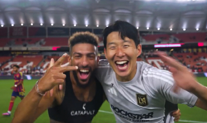 I'm going to click, you're going to roll forward! Heungbu was incredible, so he found his best partner since Kane, Son Heung-min's best friend in attack