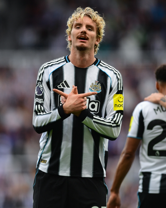 I'm Zlatan, I'm Kane! 198cm Striker Crazy Confidence...You don't need Isaac?→I'm good with my foot skills and I'm good with balls