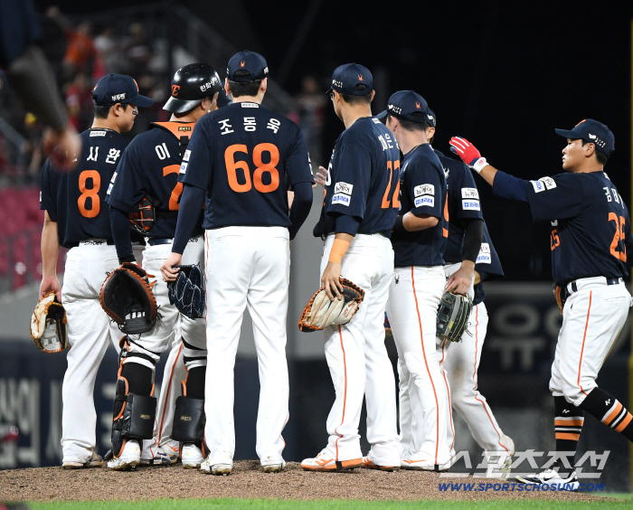 In September, 9 wins and 2 losses, the commitment of cravings for a year was all hard to catch up with Hanwha, but I will do my best 