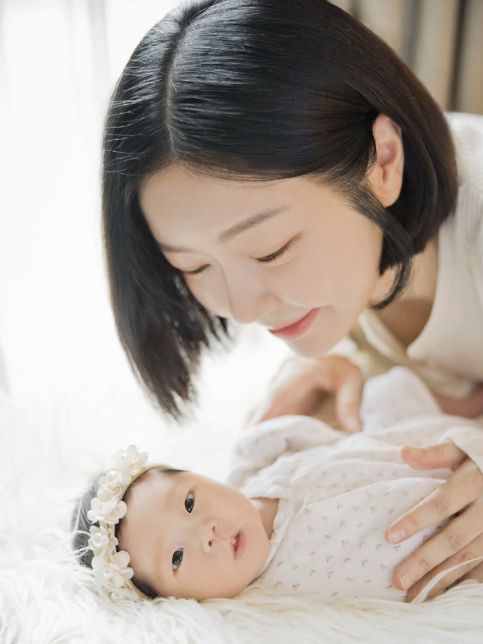 Lady Jane ♥ Lim Hyun-tae brags about her 50-day-old twin daughters, a cute space star