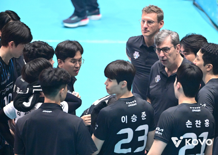 Leo He Su-bong Dreams of Winning Co-MVP. The championship has already gone by, and the strongest team will play again 