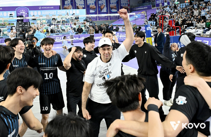 Leo He Su-bong Dreams of Winning Co-MVP. The championship has already gone by, and the strongest team will play again 