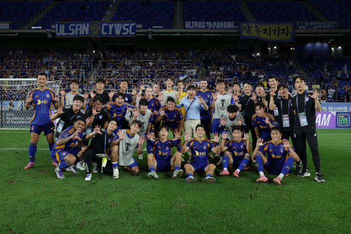  Um Won-sang → 1 goal Heo Yul and Kumho High School's 3-year senior and junior replacement card jointly won the theater's come-from-behind victory...Their sincerity → Ulsan, a signal of reversal