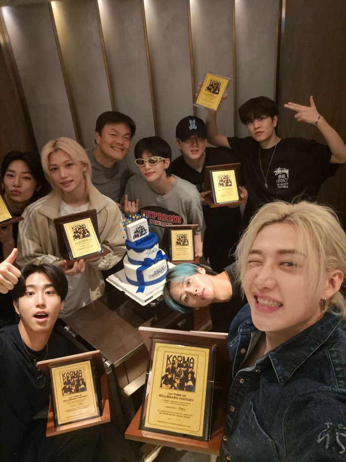 Park Jinyoung Gifts 160 Money to Stray Kids...100 Million Billboards Congratulations 