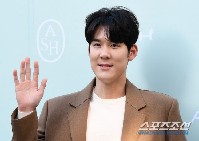 Park Tae-hwan bought himself in Jamsil when he was 19 years oldI'm glad I bought it then. (Pyeon-Storang)