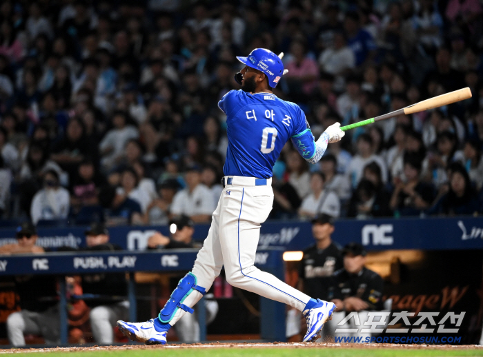  48th Home Run Diaz, Navarro and Tai