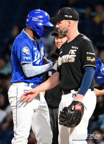  Diaz Davidson meets big guns