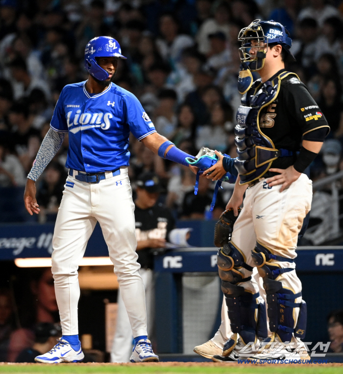  Diaz, it's the second intentional four pitches today
