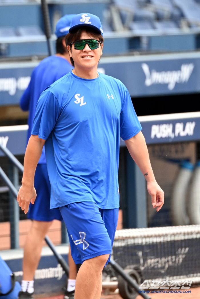 Kang Minho, you're in good condition today as well