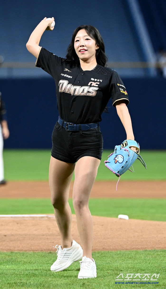  Kim Soo Hyun cheerleader, NC wants to win