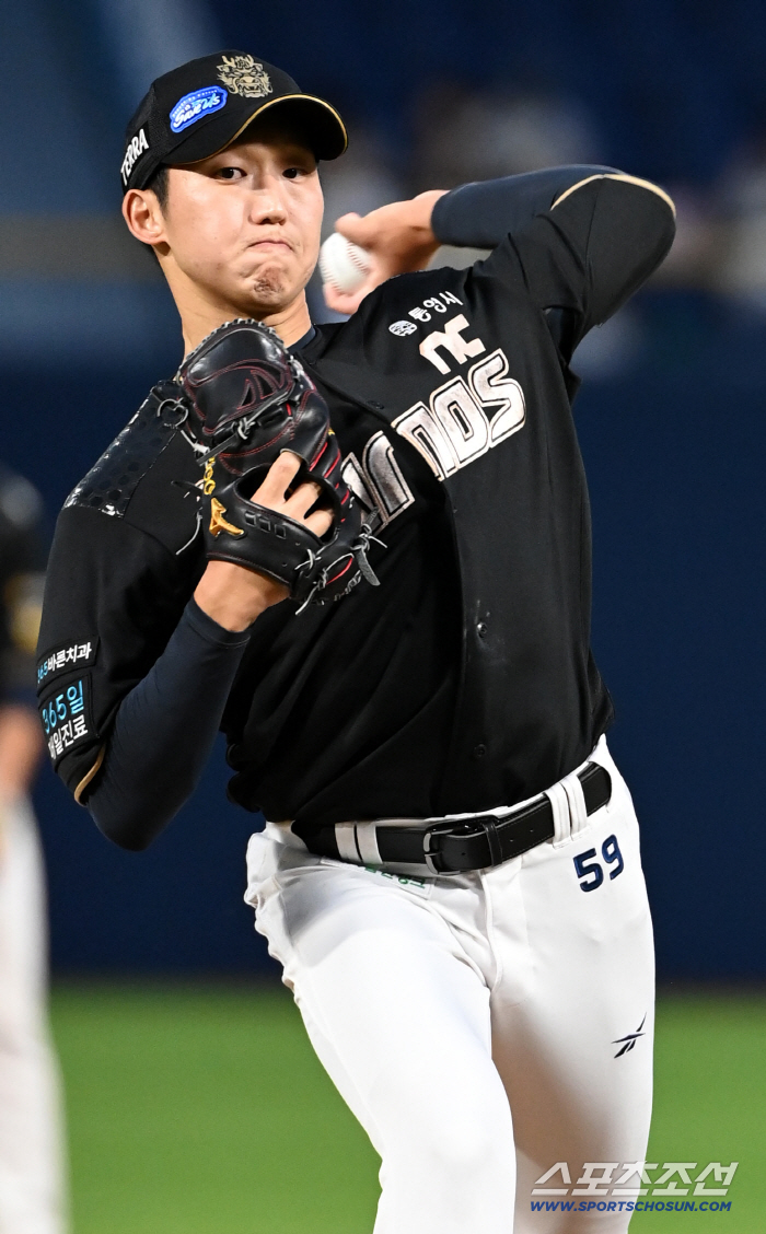  NC starter Koo Chang-mo's hard pitching