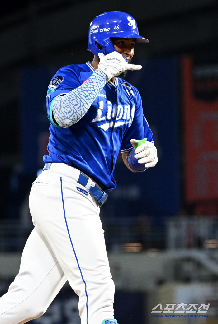  No. 48 explosive Diaz, call me for the most home runs