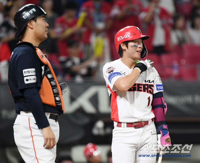  Park Chanho didn't get the bat back. I think he's amazing