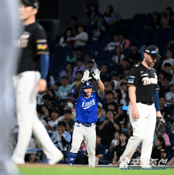  Ryu Ji-hyuk's high-end baseball that embarrassed the NC infield