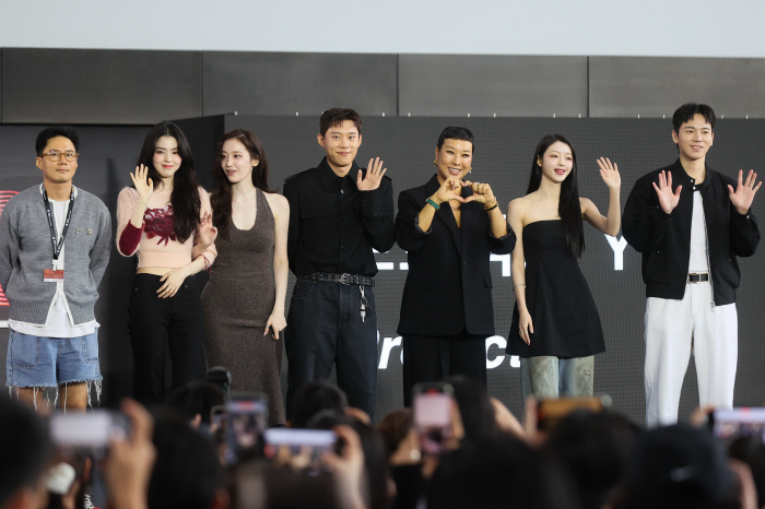 ‘Project Y’ Showcases Powerful On-Screen Chemistry of Han Sohee and Jun Jongseo at BIFF