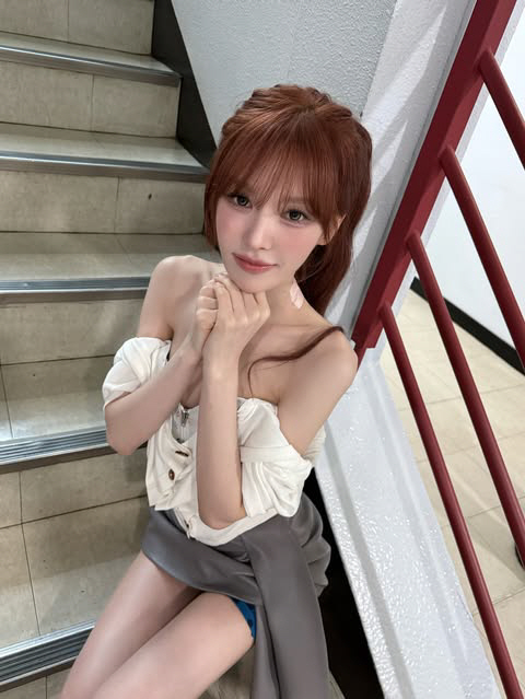  Red Velvet Wendy, Off-Shoulder, Unexpected Attractive Body 'Eye-grabbing'