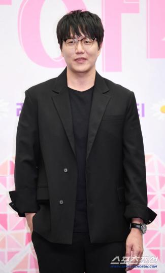 Sung Si-kyung, Kim Wan-sun and Gang Dongwon Face Pop Culture Agency Registration Scrutiny