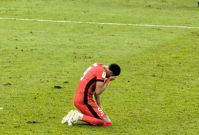 Unfortunately, Jeonbuk striker's recent status, excluding the registered list in China → Participation in 79 days → Missing → Kneeling and crying