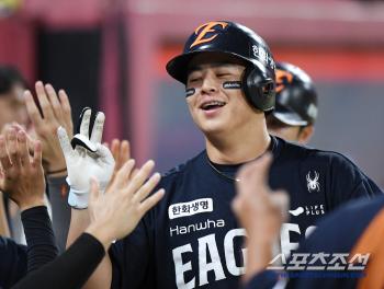 When do I want to run away? I don't have any…Fans said he wasn't the 4th hitter, but he's the only big hitter in Korea