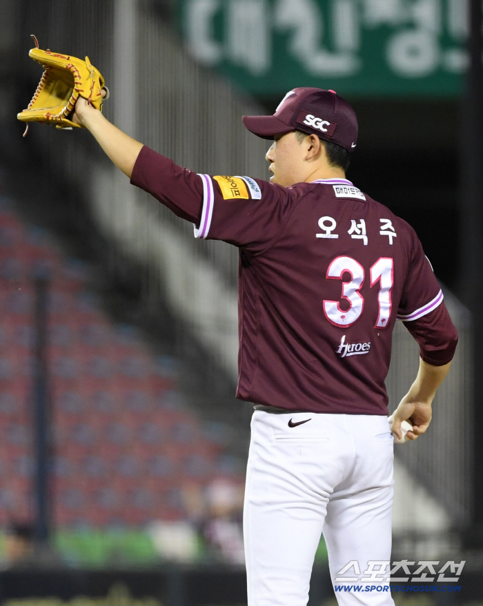 Why can't you hit a 140km ball? Oh Seok-ju, an unknown man, how did you transform into a magical untouchable