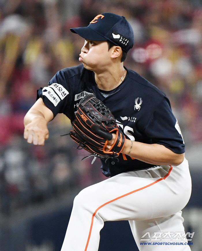 Wow, Sangbaek Um? Hanwha has solved it for 18 years, and the emotional PO has been confirmed!Roh Si-hwan also has 30 home runs and 100 RBIs 
