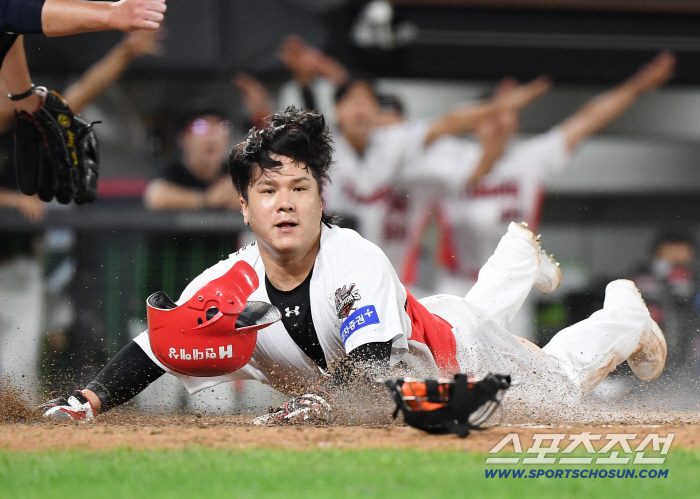 Wow, Sangbaek Um? Hanwha has solved it for 18 years, and the emotional PO has been confirmed!Roh Si-hwan also has 30 home runs and 100 RBIs 