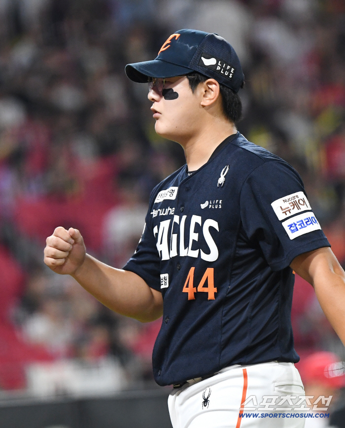 Wow, Sangbaek Um? Hanwha has solved it for 18 years, and the emotional PO has been confirmed!Roh Si-hwan also has 30 home runs and 100 RBIs 