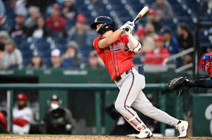 ATL, I'm sure Ha-sung will stay. Will he? At the end of the season, the explosive FA shortstop became precious