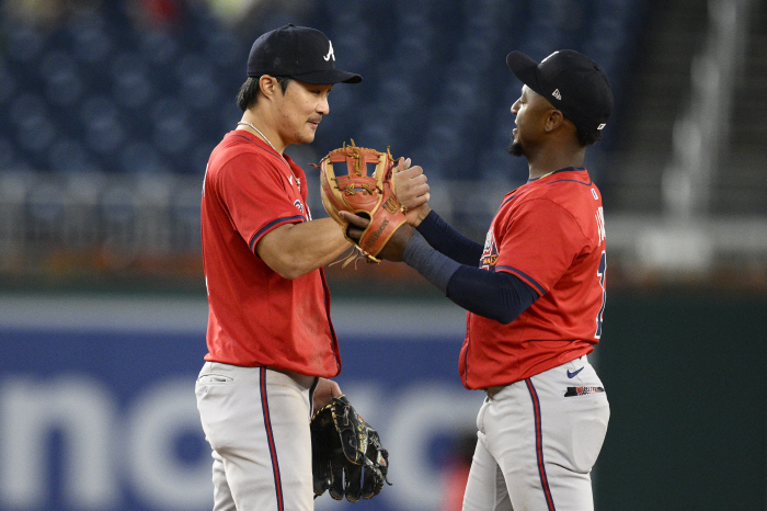 ATL, I'm sure Ha-sung will stay. Will he? At the end of the season, the explosive FA shortstop became precious