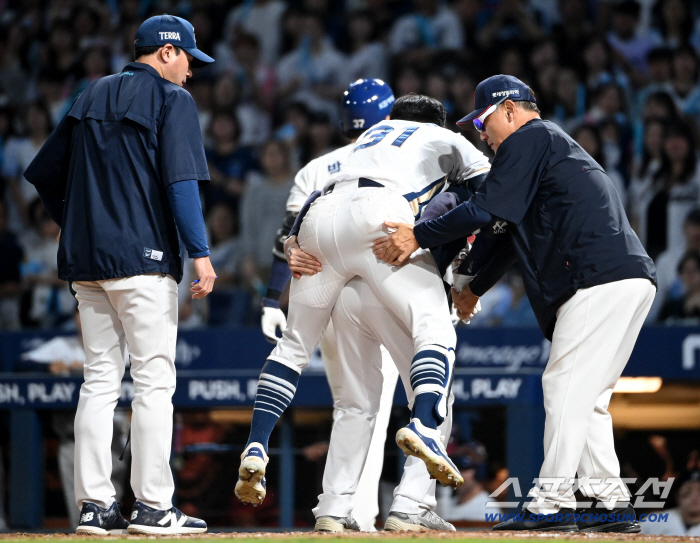 Choi Won-joon, who was hit hard, and Choi Won-joon, who was hit hard by his own ball, went out on his back. 