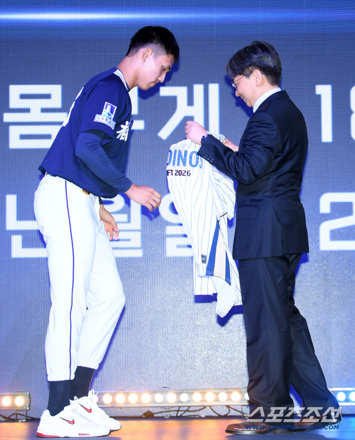 I got two ML teams' offers No. 2 Shin Jaein. It wasn't a surprise. I'm going to learn from KBO and go to the U.S. What's this