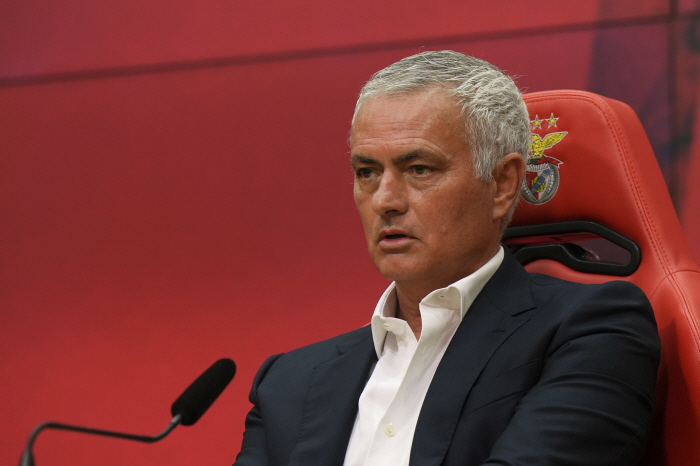 Let's go around and back to the starting point…Mourinho appoints Benfica head coach for coach's debut team