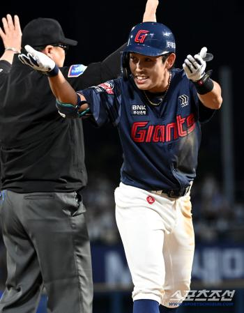  Hwang Seong-bin, an RBI triple, make some noise for Lotte fans!