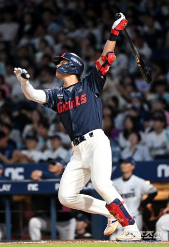  Yun Donghee, two-run shot!