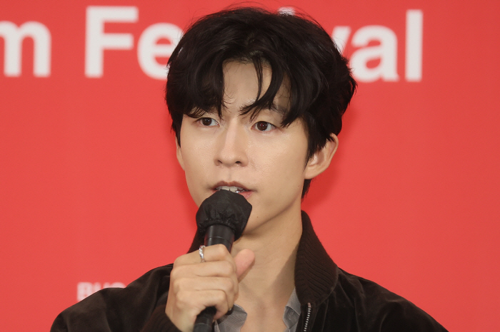  Good News Hong-kyung, how good did you act in Japanese…Director Byun Sung-hyun was surprised