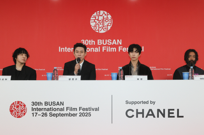  I like Oral sunbae...Good News Director Byun Sung-hyun and Seol Kyung-gu are in sync for the fourth time (Roundup)