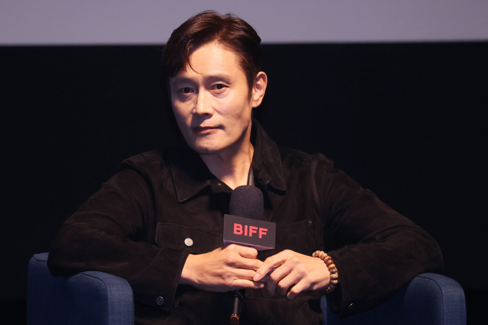  Lee Byung-hun and Kede-hun? I can't even imagine a global syndrome