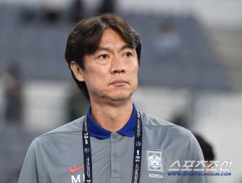 The strongest Japan Hong Myung-bo in Korea's FIFA ranking competition? What's it all about? We need 20 tickets to go to the World Cup. China's sigh