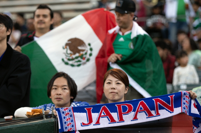 The strongest Japan Hong Myung-bo in Korea's FIFA ranking competition? What's it all about? We need 20 tickets to go to the World Cup. China's sigh