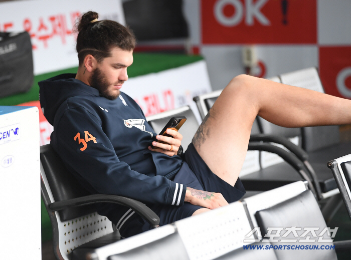 Compared to PS made by Rain Cancellation...Moon Dong-ju's surprise bullpen waiting for about 2 innings