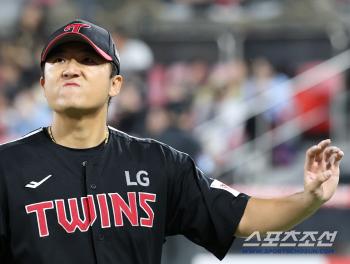 The final goal is the regulation innings  as he is tied for first place in Korea with multiple wins and fifth place in ERA and let go of the Rookie of the Year award