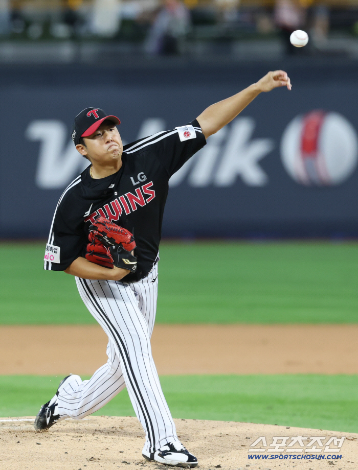 The final goal is the regulation innings  as he is tied for first place in Korea with multiple wins and fifth place in ERA and let go of the Rookie of the Year award
