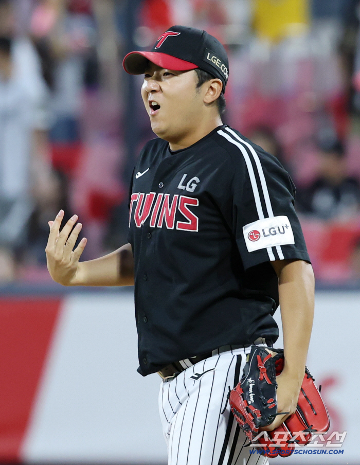 The final goal is the regulation innings  as he is tied for first place in Korea with multiple wins and fifth place in ERA and let go of the Rookie of the Year award