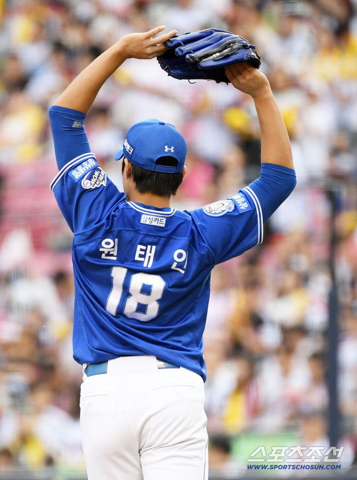 It became the No. 1 player with 12 wins in Korea. I don't think of an away game because the fans in Jamsil filled the stands with four wins, no losses, and no losses.