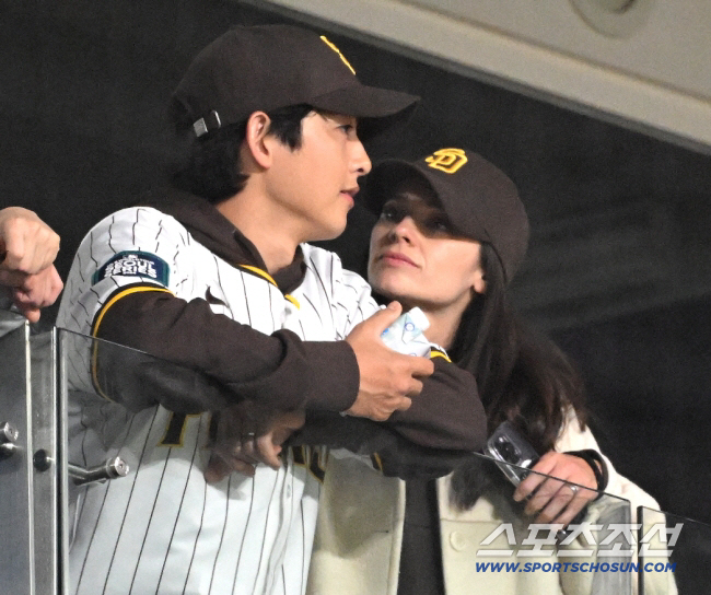 ♥Katie sounds good..Song Joong-ki, honey lover, 'Dawn Flower Market'