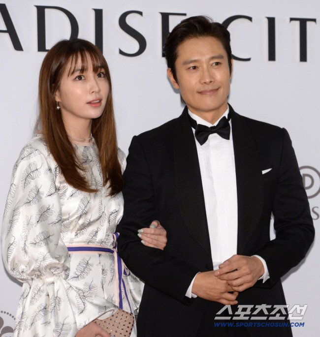 Lee Byung-hun Reveals He Once Raised 27 Dogs Before Marriage